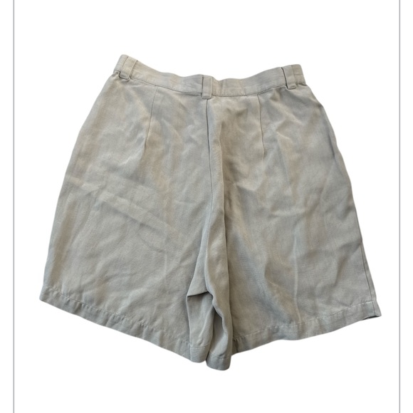 Tommy Bahama silk shorts Women’s size 8 - Picture 3 of 5